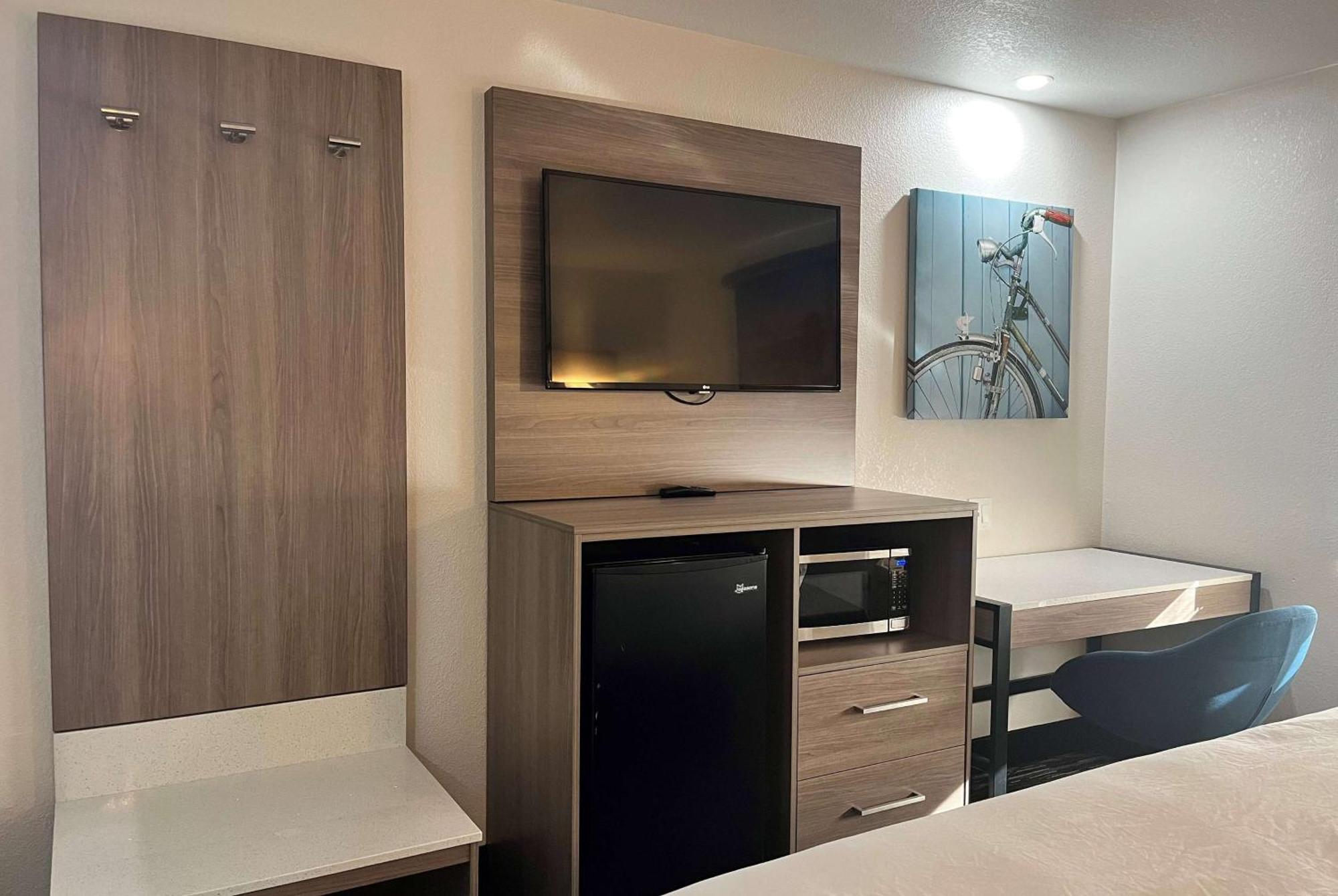 Hotel Baymont By Wyndham Indianapolis Northeast Esterno foto
