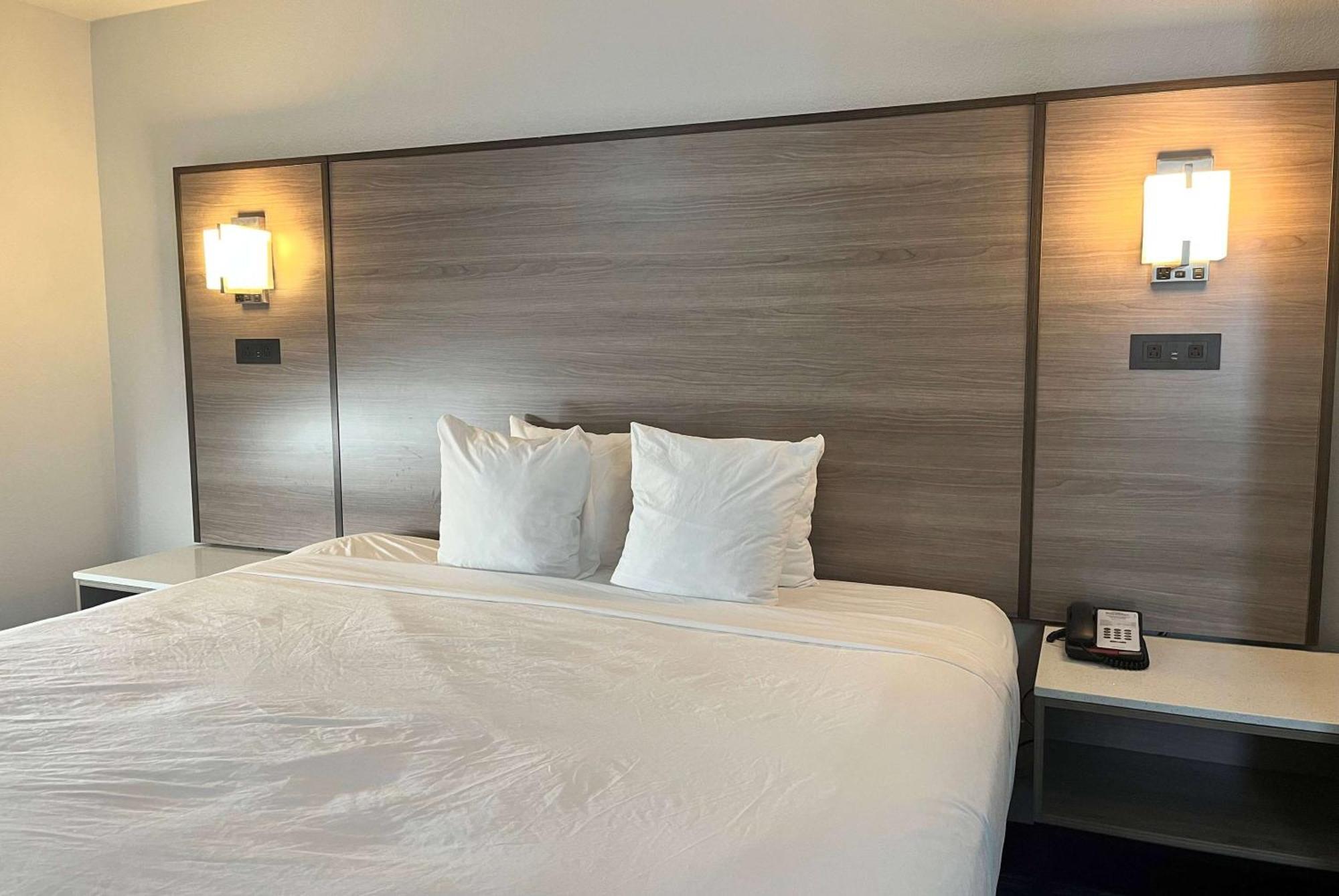 Hotel Baymont By Wyndham Indianapolis Northeast Esterno foto