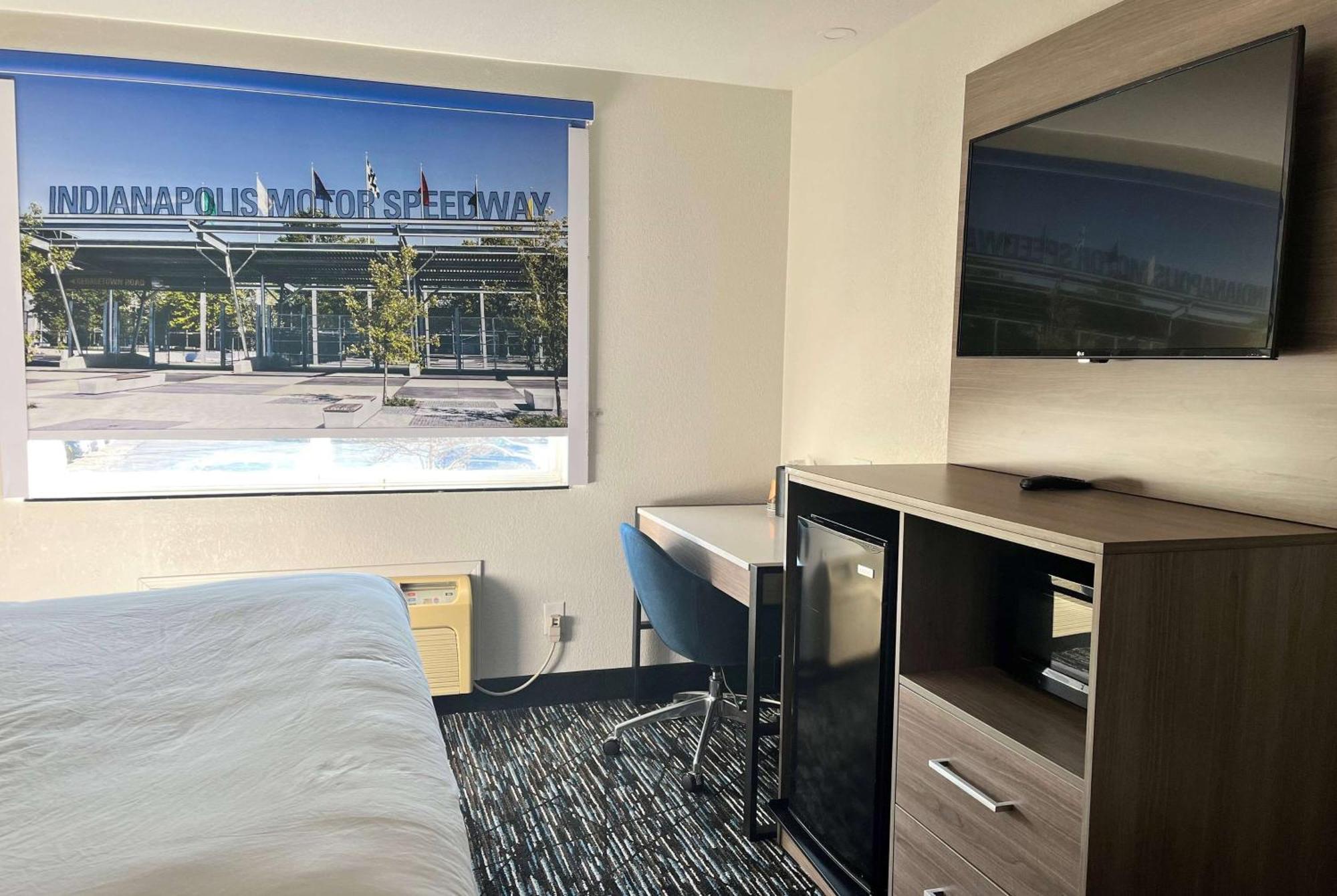 Hotel Baymont By Wyndham Indianapolis Northeast Esterno foto