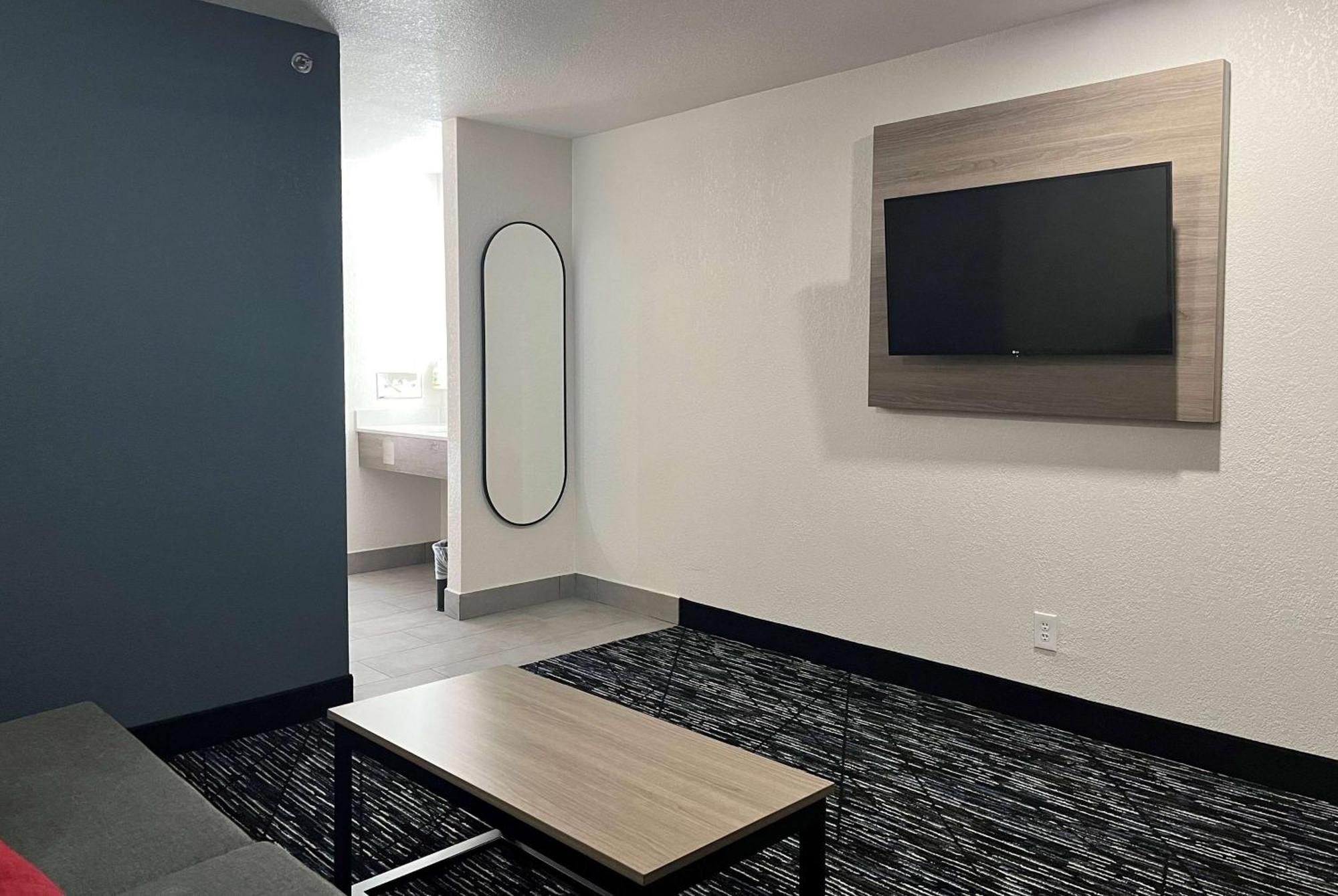 Hotel Baymont By Wyndham Indianapolis Northeast Esterno foto