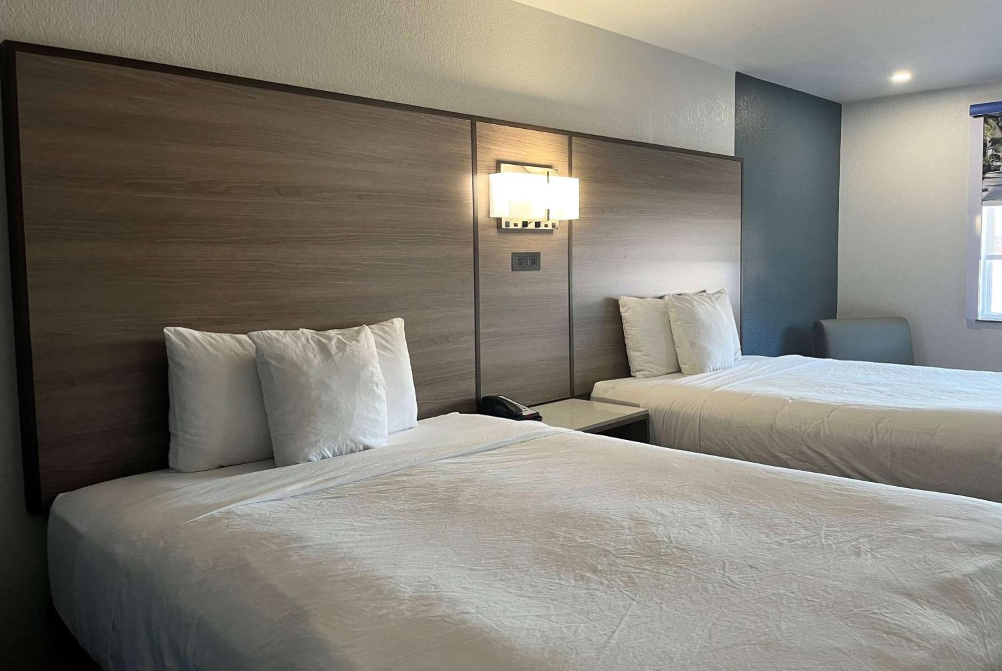 Hotel Baymont By Wyndham Indianapolis Northeast Esterno foto