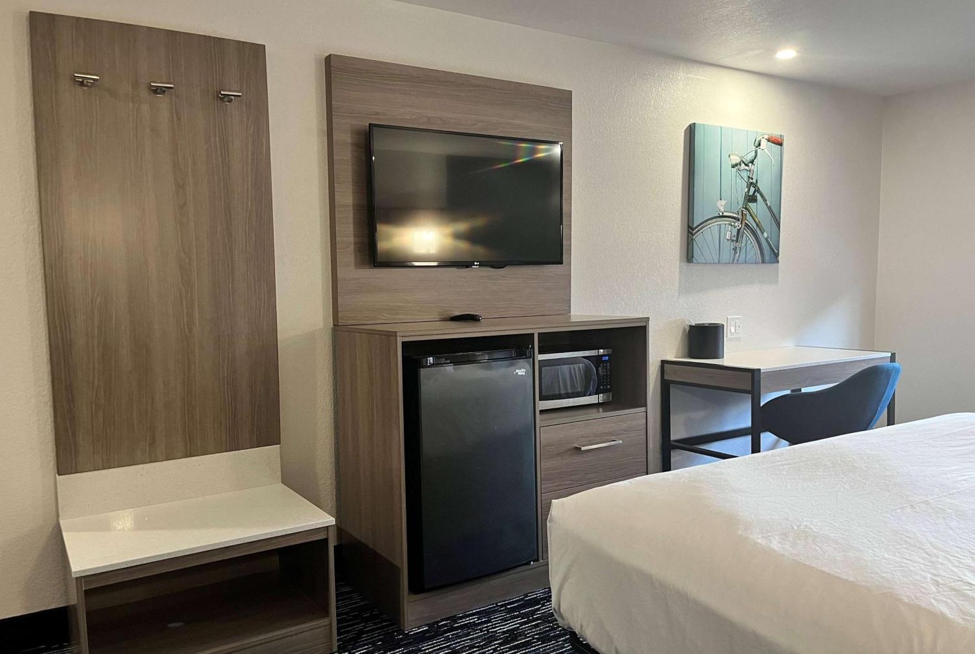 Hotel Baymont By Wyndham Indianapolis Northeast Esterno foto