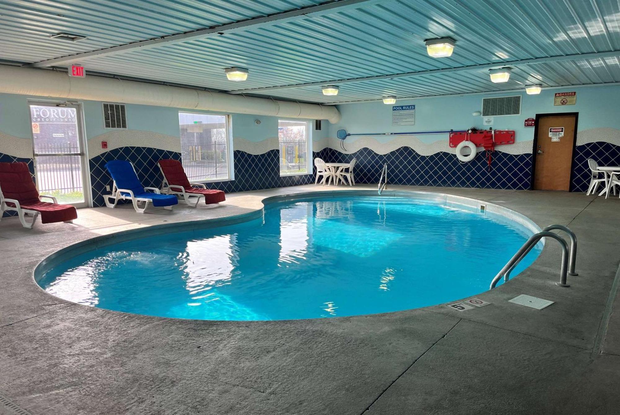 Hotel Baymont By Wyndham Indianapolis Northeast Esterno foto