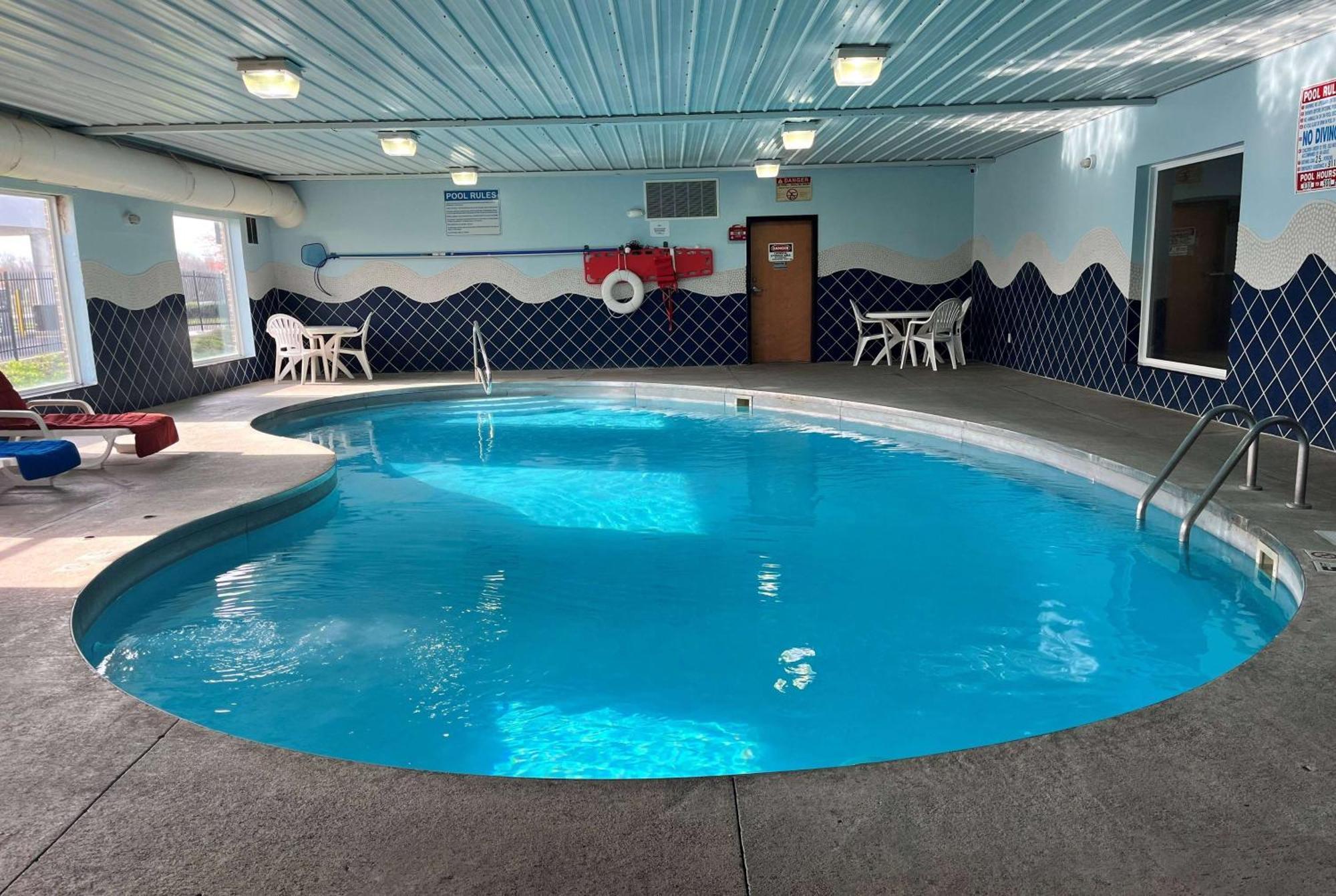 Hotel Baymont By Wyndham Indianapolis Northeast Esterno foto