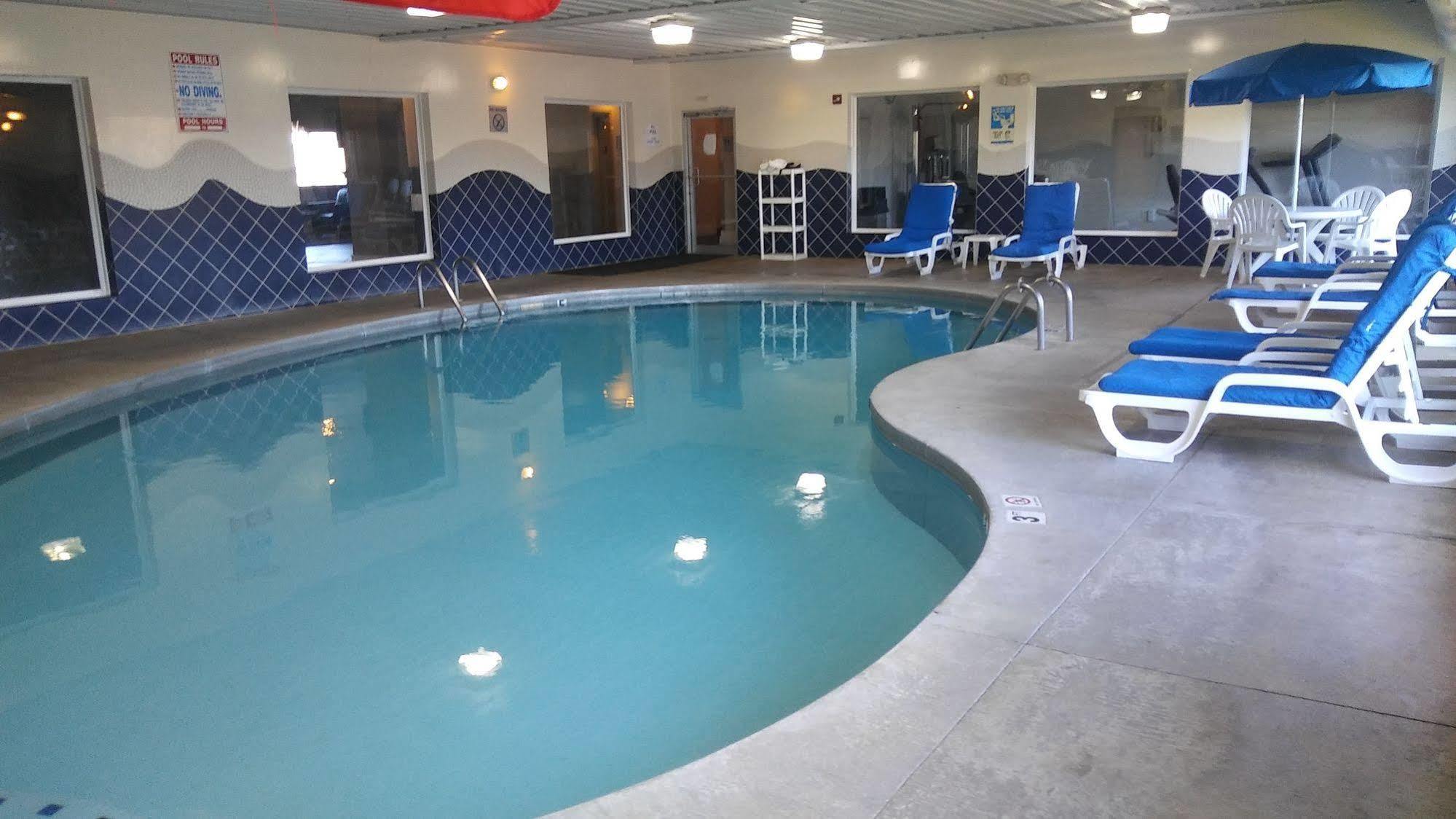 Hotel Baymont By Wyndham Indianapolis Northeast Esterno foto